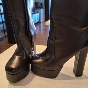 Liliana Sleek Black Platform Heeled Boots